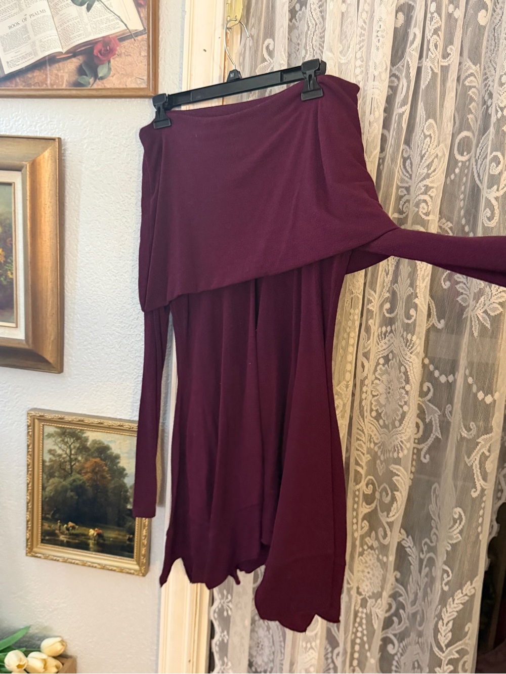 Women’s Off-Shoulder Midi dress in Burgundy